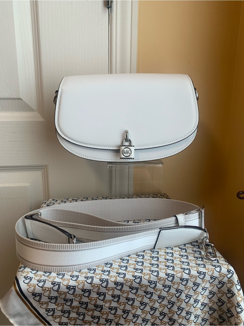 Michael Kors Mila NWOT leather crossbody bag